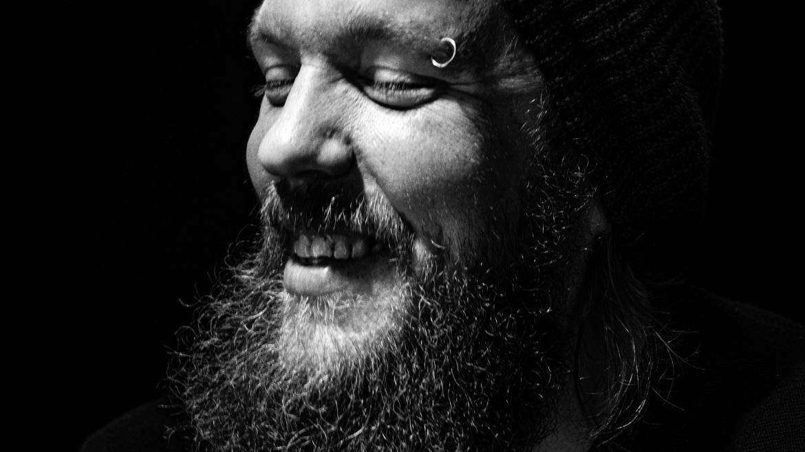 Pressefoto The Lake and The Wolf