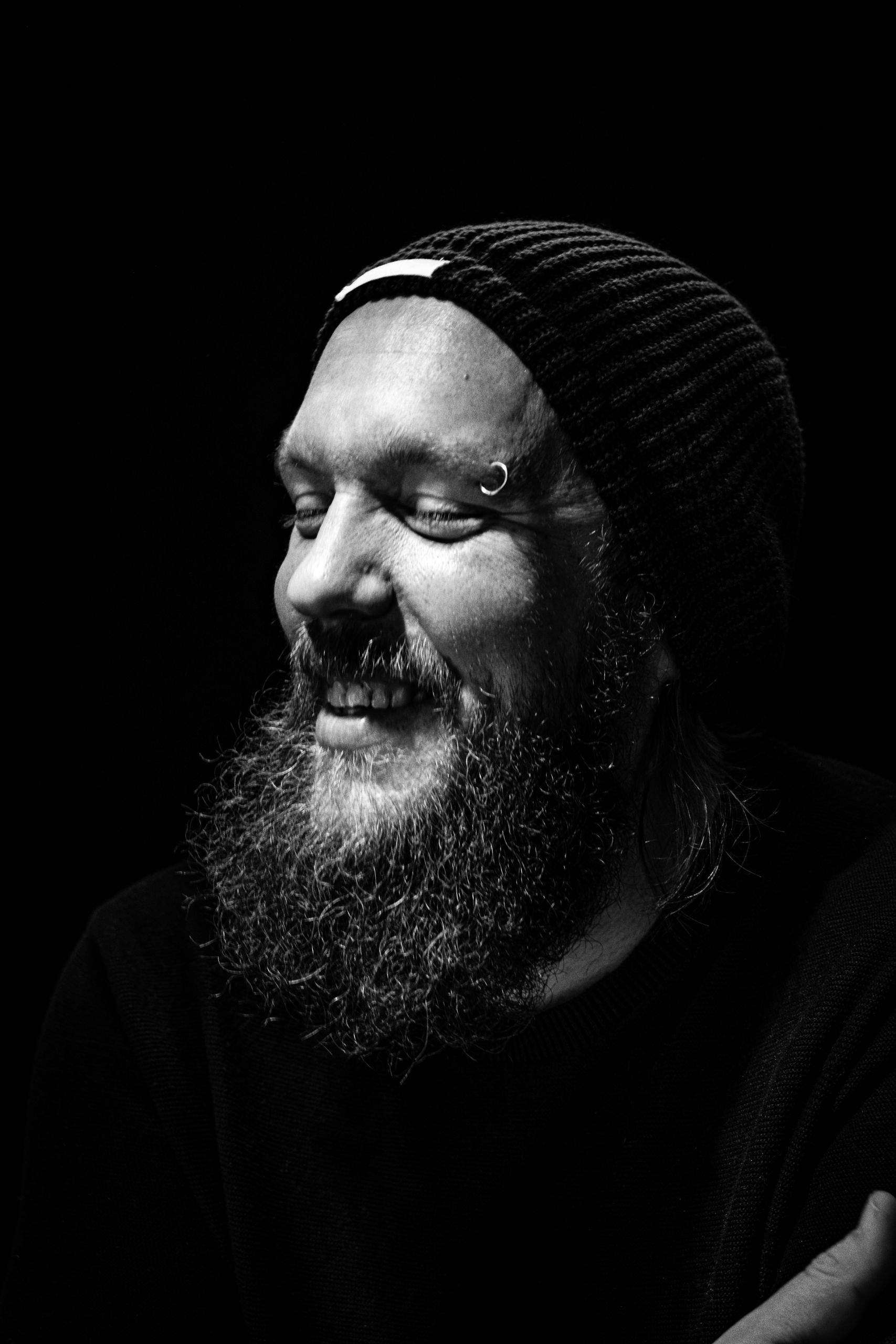 Pressefoto The Lake and The Wolf