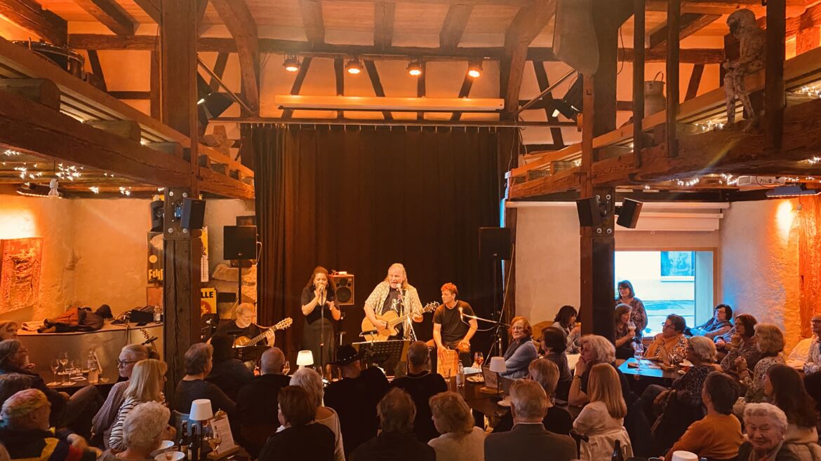 Cassandra Light im [ zamma ]